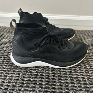 Lululemon Used Chargefeel Mid Women's Workout Shoe size US 8